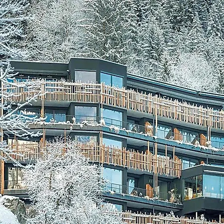 Coolnest Hotel 4*